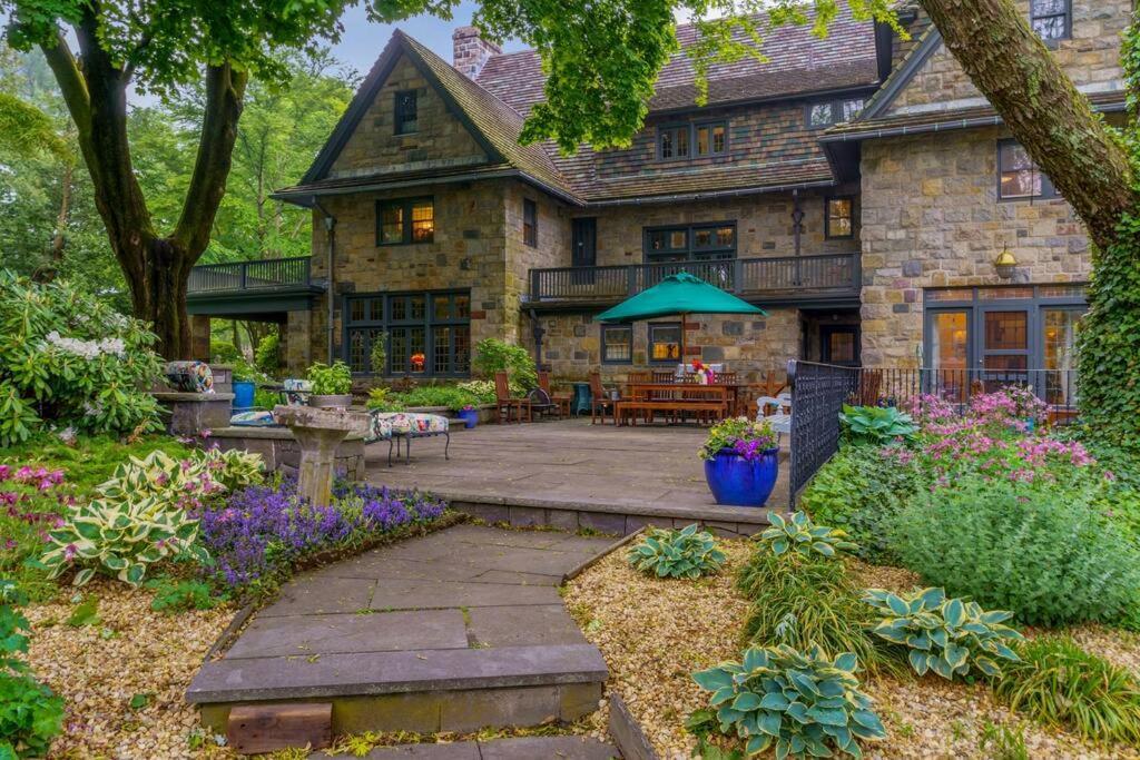 フォールリバー The Mansion At The Highlandsヴィラ エクステリア 写真